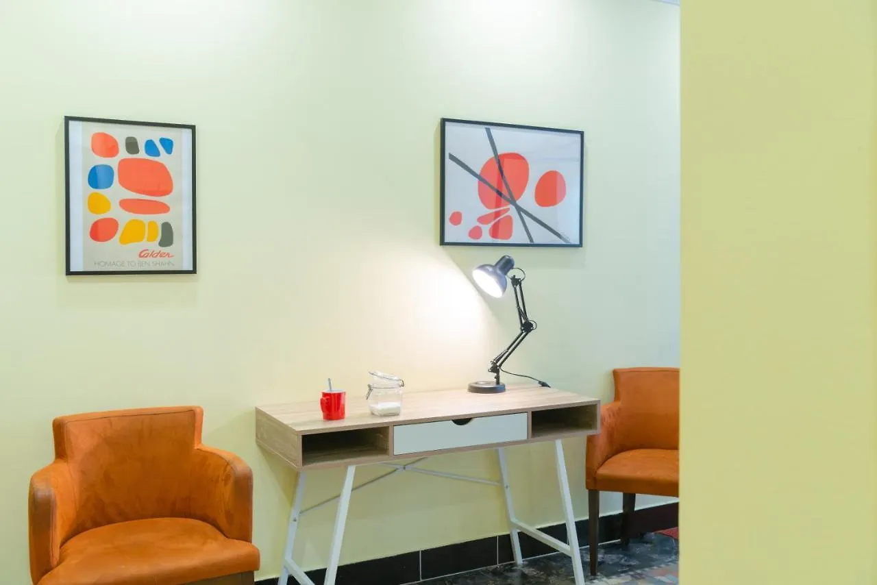 Hotel Artistic Tirana Blloku 3*,